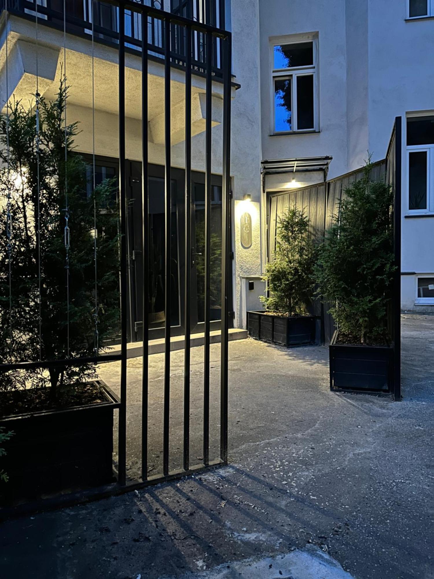 City Garage Apartment - Lwowska 9 Varsovia Exterior foto